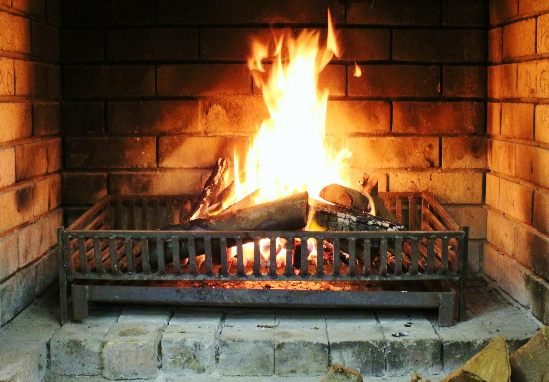 Wisconsin Homes for Sale with Fireplaces 